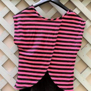 4/$20 🌸Pink and Black  Open Back Yoga Top🌸